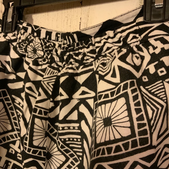 Black and white skort - Picture 5 of 5